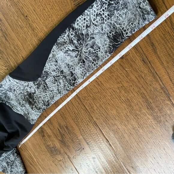 Lululemon Sweat & Repeat Tight *28"Black / Serigraph Starlight Black Multi sz 8 - Picture 9 of 10
